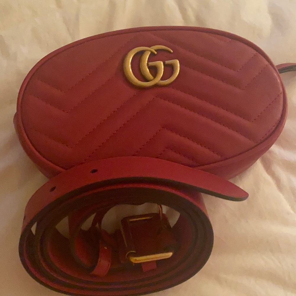 Gucci
Belt Marmont Black Calfskin Leather Cross Body Bag
